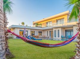 Villa Elysée - Piscine et jardin Privée Sans vis-à-vis Wifi HD，位于Sraghna的酒店