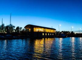 YACHTER CLUB Modrá Čajka，位于出诺沃的酒店