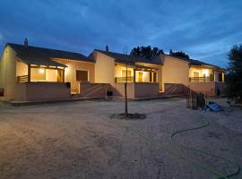 Cortijo Ojos del Prado，位于卡拉瓦卡·德·拉·克鲁斯的酒店