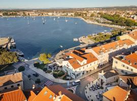 San Valentino Palace, Umag city center，位于乌马格的酒店