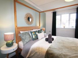 4 Bedroom House Near Manchester Airport, Wythenshawe Hospital and Trafford Centre，位于威森肖的酒店
