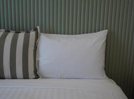 Tall Timbers Hotel，位于Lisarow的酒店