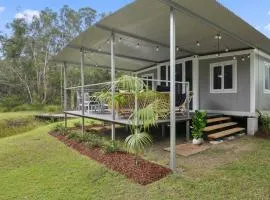 Leo's Beach Hideaway - Stylish Tiny Home