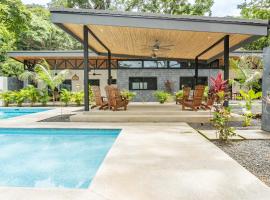 Coco Nosara Villas Guiones Family Resort Casa José，位于尼科亚的酒店