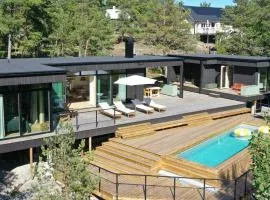 Paradise With Pool Near Nature's Beautiful Views