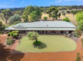 5 Bedroom 5 Bathroom Kinvarra Park Lodge