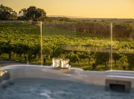 The Strand at The Vineyard McLaren Vale - King BR, Comp Minibar, Breakfast Prov, Fireplace，位于Blewitts Springs的酒店