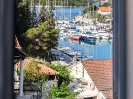 Heated Pool Villa, Sea View, 4 Bedrooms, Near Beach, Milna Bay