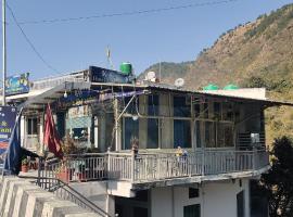 KC Hotel & Restaurant，位于Rudraprayāg的酒店