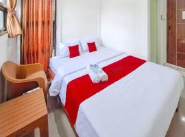 RedDoorz Syariah at Griya Wahid Alun Alun Batang，位于Batang的酒店