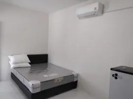 room 6 still available for MotoGP