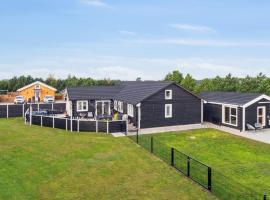 Holiday Home Amdi - 1-3km from the sea by Interhome，位于博托比的带按摩浴缸的酒店