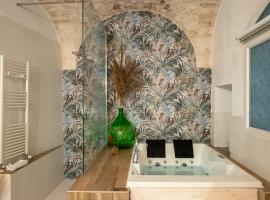Dimore Piazza Vecchia Wellness Suites，位于卡斯特拉纳格罗泰的酒店