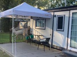 Blue Sapphire Pet Friendly Studio