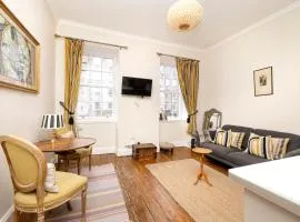 JOIVY Classy Apartment near Edinburgh Castle