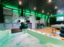 L'Oasis Tropicale, Jacuzzi, Love Room，位于罗珀南的酒店