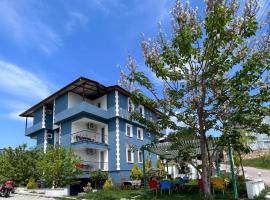 Paradise House，位于帕莫卡莱的住宿