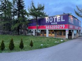 Hotel Mark，位于马尔基的酒店