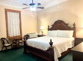 The Eastland Historic Hotel- Imperial Room，位于Eastland的酒店