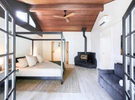 The Pinetree Hotel，位于Fern Valley的酒店