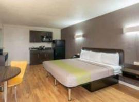 沃思堡西医药中心6号一室公寓酒店，位于White Settlement的酒店