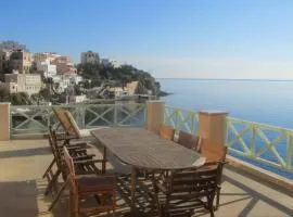 Apollonos Seafront Apartment