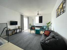 Apartamento Duplex em Condomínio com portaria，位于乌贝拉巴的酒店