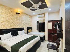 Hotel YO94，位于印多尔的酒店