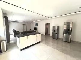 Platinum Luxury Apartment 996