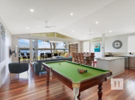Sunset Central Coast，位于Mannering Park的酒店
