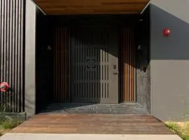 Frame Hotel - SoCo
