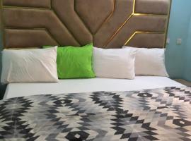 Luxury Place Hotel and Apartments，位于Jidu的酒店