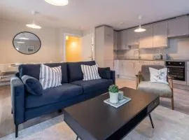 2nd Floor Stylish 2-Bed Apartment