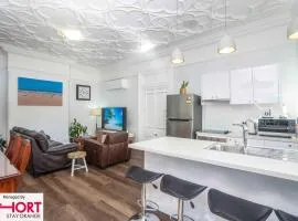 King & Queen Bed - Apartment on Summer Near Cook Park