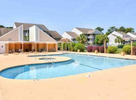 BAY TREE gorgeous condo in Little River，位于利特尔里弗的酒店