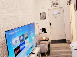 Private studio guesthouse in Watertown CT，位于Watertown的酒店