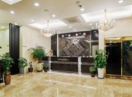 Hotel The Class，位于利川市的酒店