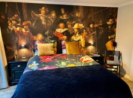 Voorsterstaete former barn, including jacuzzi，位于Voorst的酒店