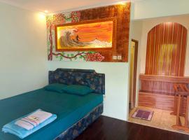 Aloha Beach House，位于Pulau Watualawang的酒店