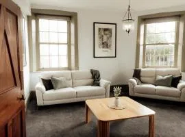 Charming 2-Bed Apartment in Launceston CBD