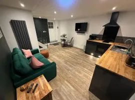 Willow Barn - Nantwich, with Hot Tub