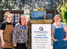 Murray Arms Hotel and Seafood Restaurant, Orkney，位于Saint Margarets Hope的住宿加早餐旅馆