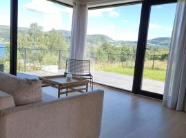 Seaside Holiday Home，位于Hjelmeland的酒店