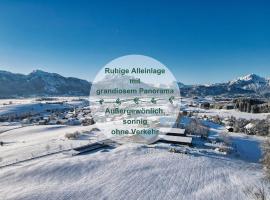Chalet - Ferienwohnungen - Biohof Stöger - Panoramasüdbalkon - grandiose Aussicht auf See, Berge und Schloss Neuschwanstein，位于里登的酒店