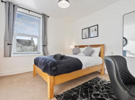 Wolverhampton Townhouse - 3BR - Business & Leisure guests，位于伍尔弗汉普顿的酒店