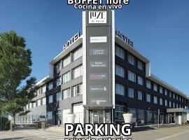 Hotel Luze El Villa，位于卡斯特洪的酒店