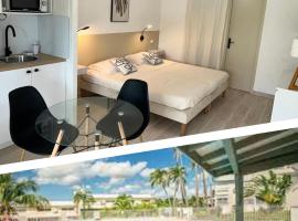 Superbe studio avec Piscine, au coeur de la Marina! Village Soleil ! Proche Aéroport & Ferry，位于哥西尔的酒店