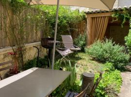 charmant gite LE PETIT LOGIS，位于Issigeac的酒店
