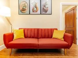 Cozy Modern Flat Walsall Town Centre with Wi-Fi