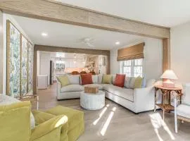 Walk to Lake Texoma: Kingston Retreat w/ Deck!